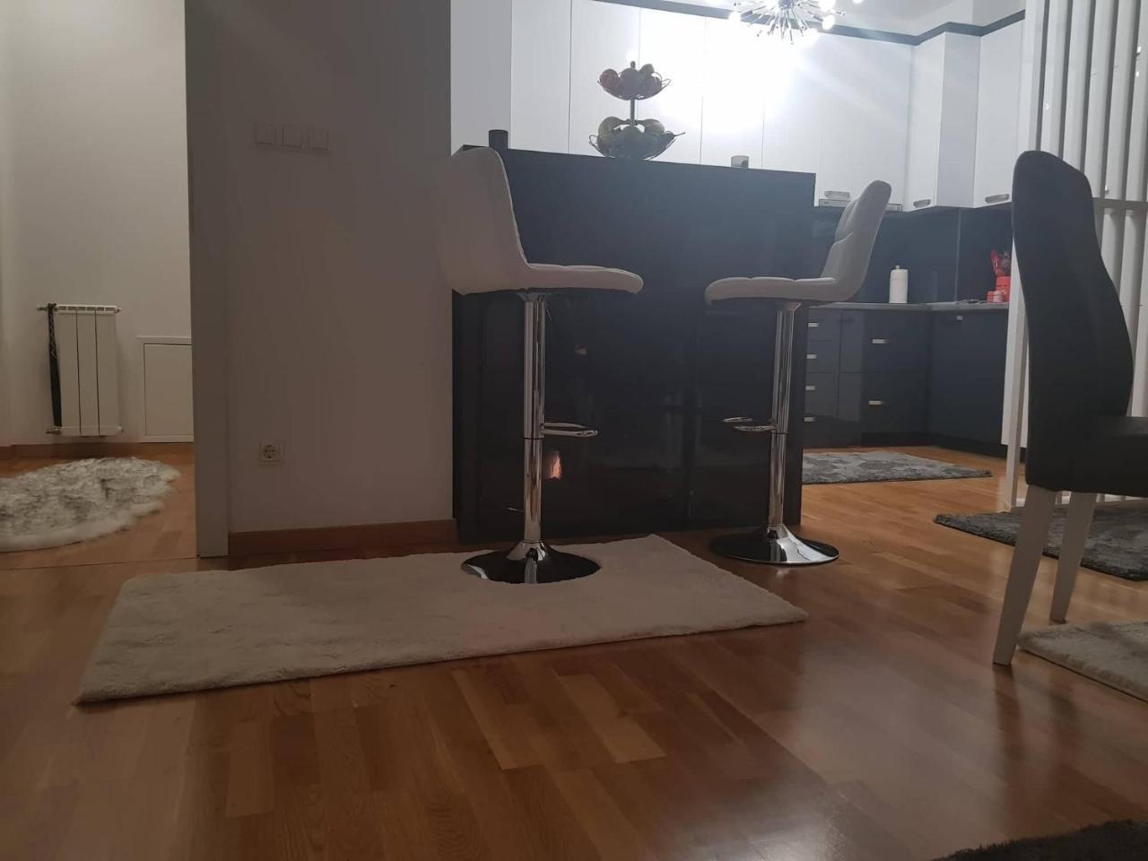Apartman Nejra Τούζλα Εξωτερικό φωτογραφία